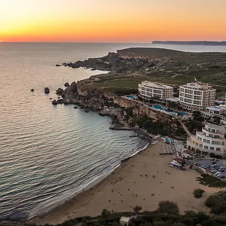 Blue Harbour 2 Bedroom Seafront Apartments With Stunning Seaviews - By Getawaysmalta St. Paul's Bay Exterior photo